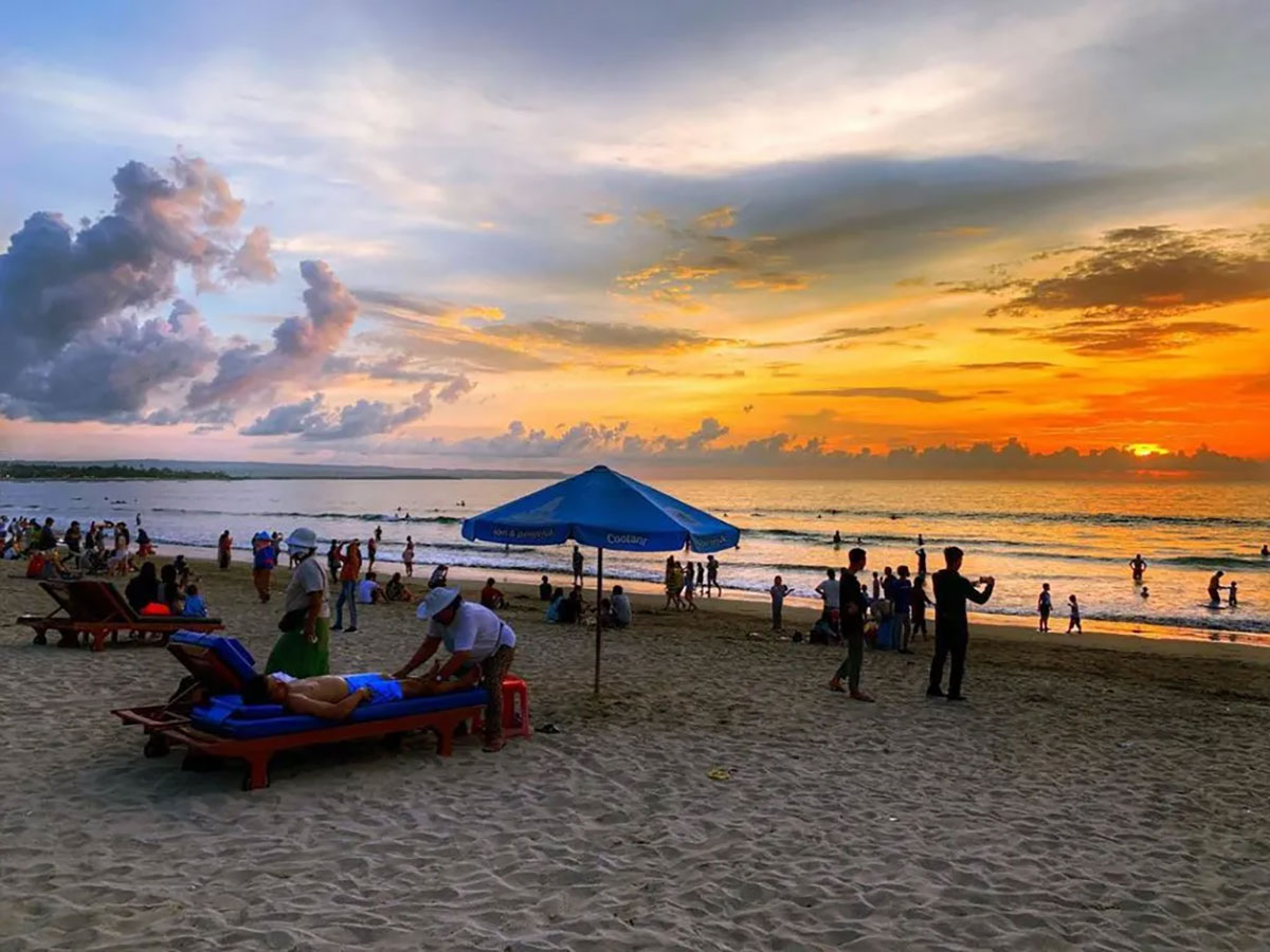 Daya Tarik Wisata Pantai Kuta Bali
